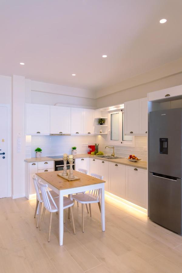 Harmony Suite In The Center Of Kalamata Bagian luar foto