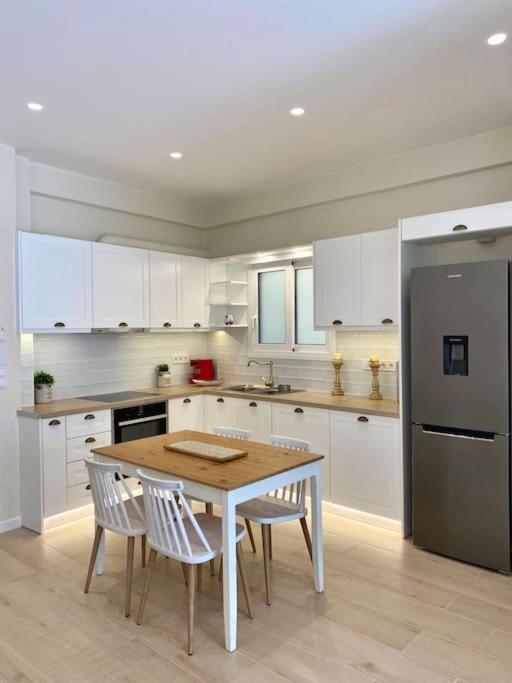 Harmony Suite In The Center Of Kalamata Bagian luar foto